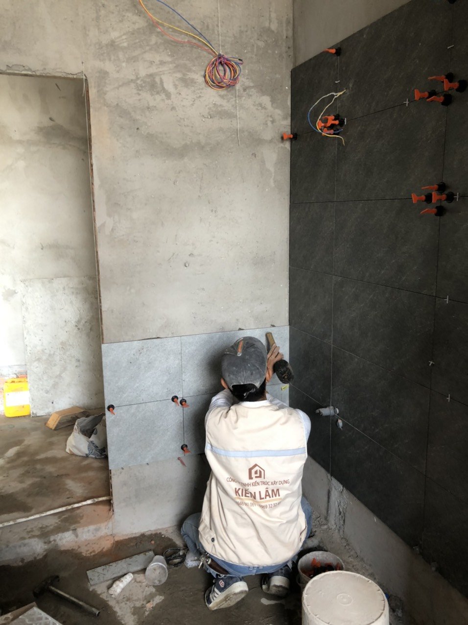 Quy trình dán gạch , chống thấm sàn vệ sinh
